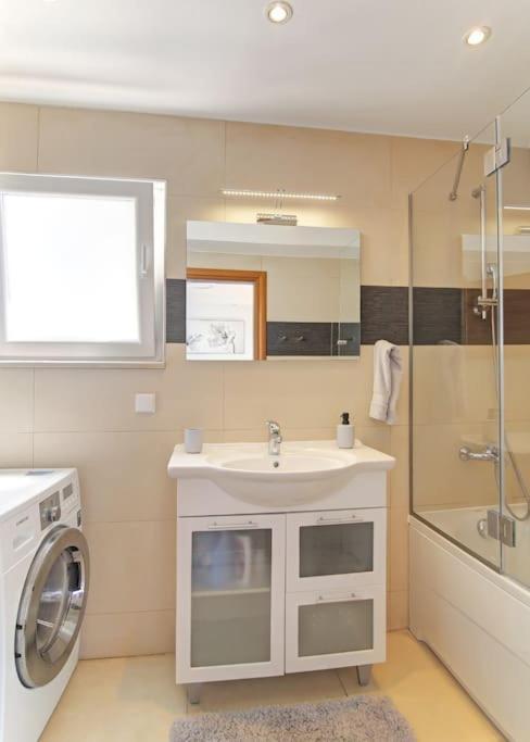 Seaside Apartment M Zaton 5 - Sea View & Parking Экстерьер фото